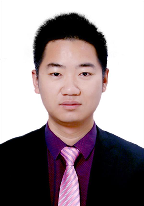 黄修龙