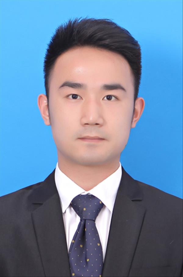 袁震