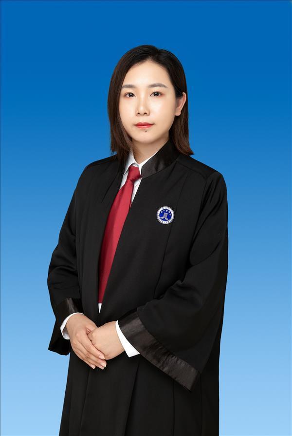 李央央