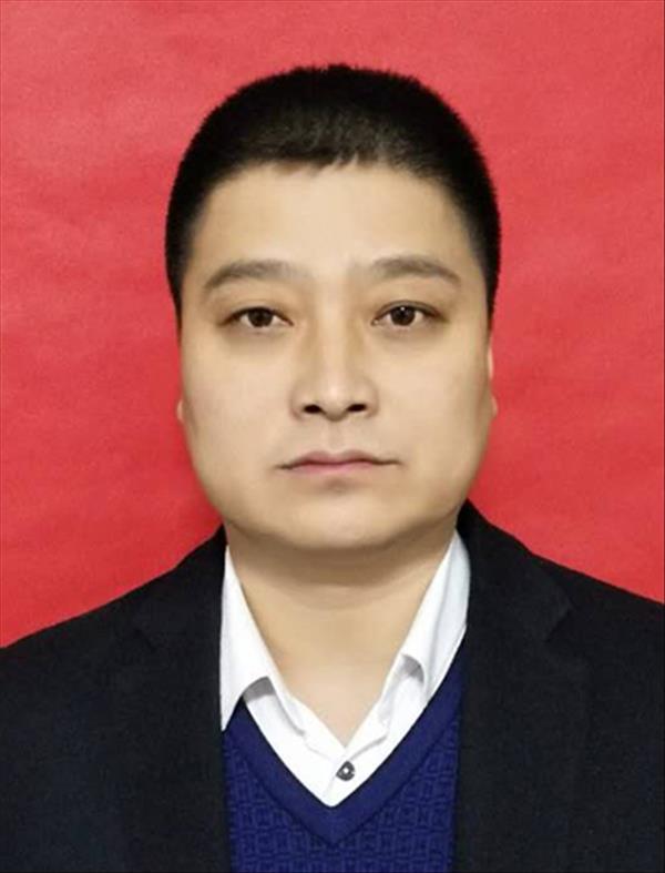 袁满明
